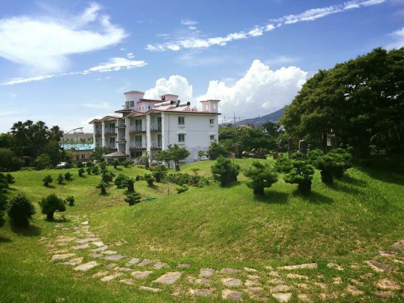 Jeju Land Pension Сеогвипо Екстериор снимка